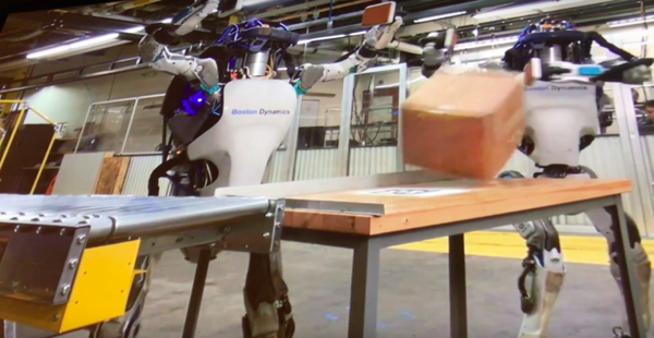 【動画あり】ボストン・ダイナミクスの「アトラス」の協働作業がすごすぎ！ ソフトバンクロボットワールドで映像披露