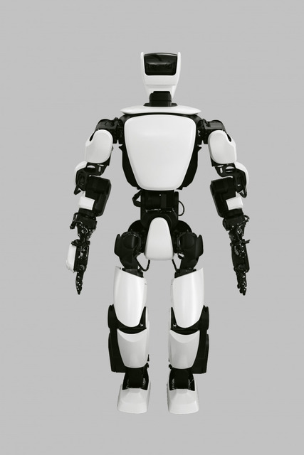 トヨタがヒューマノイドロボット「T-HR3」を発表、分身のように遠隔操作が可能