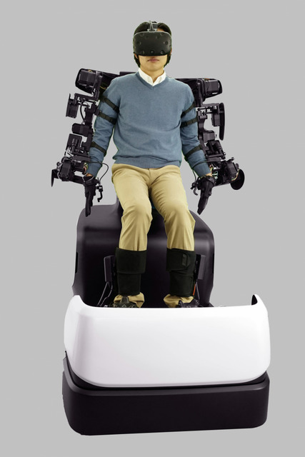 トヨタがヒューマノイドロボット「T-HR3」を発表、分身のように遠隔操作が可能