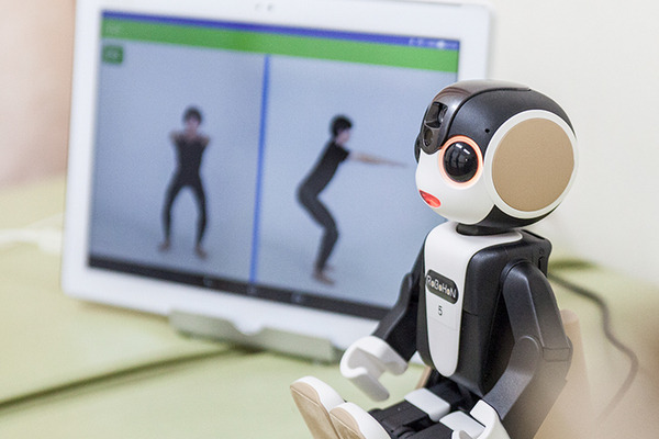 【医療ICT×ロボット】北里大学がロボホンとテレプレゼンスロボットを使った在宅向け健康啓発システムの実証実験を開始！シャンティが共同開発