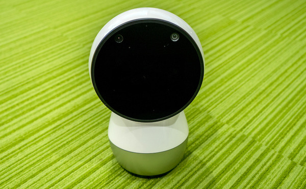 世界初の家庭向けソーシャルロボット「Jibo」を入手したので早速「開封の儀 」！