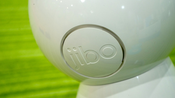 世界初の家庭向けソーシャルロボット「Jibo」を入手したので早速「開封の儀 」！