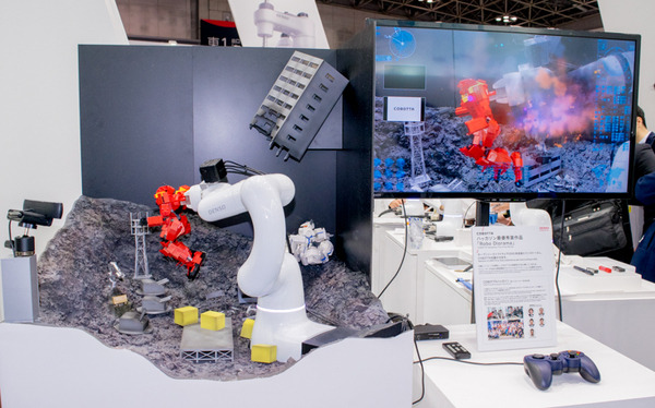 小型軽量ロボットアーム「COBOTTA」が大注目！ 9体が連携するミニ工場など、国際ロボット展で展示