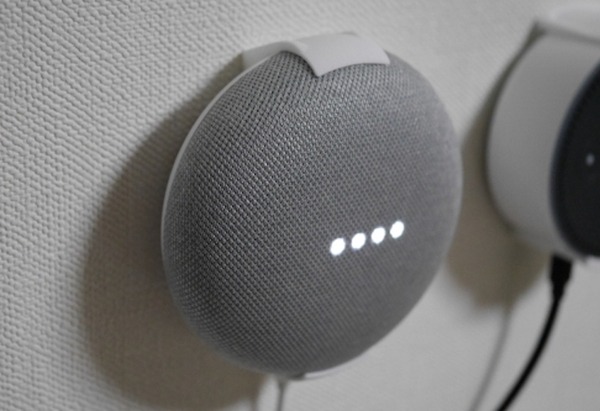 【Amazon Echo Dot / Google Home Mini】小型スマートスピーカーを壁掛けにしてしまう専用ホルダー登場！