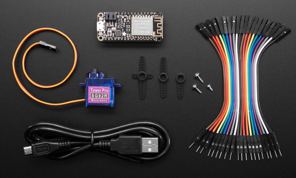 Google Assistant経由で制御できる自作ペーパークラフト「Paper Signals」登場！