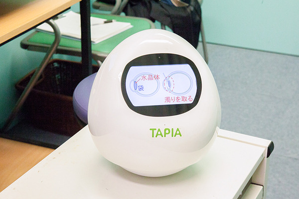 【医療xロボット】白内障手術の説明はロボット「パラメディTapia」にお任せ！ あさぎり病院の眼科にシャンティが導入