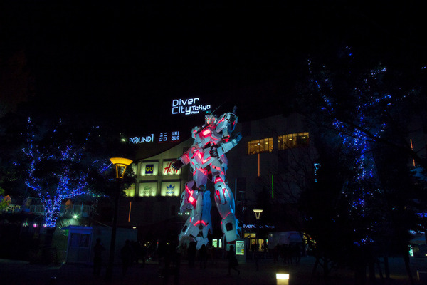 【東京のイルミネーション】ロボット好きならお台場「実物大ユニコーンガンダム」の夜