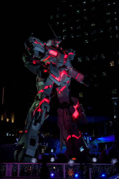 【東京のイルミネーション】ロボット好きならお台場「実物大ユニコーンガンダム」の夜