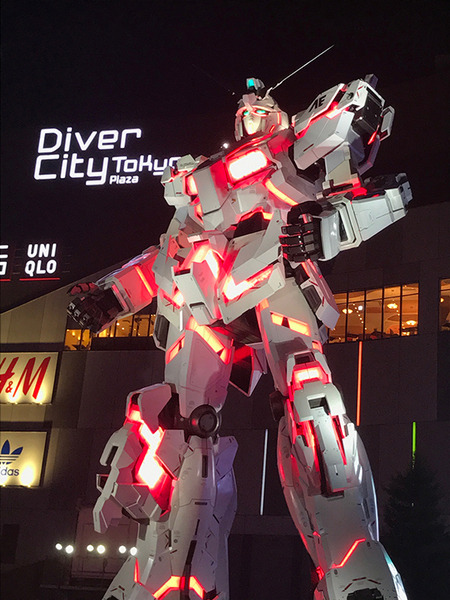 【東京のイルミネーション】ロボット好きならお台場「実物大ユニコーンガンダム」の夜
