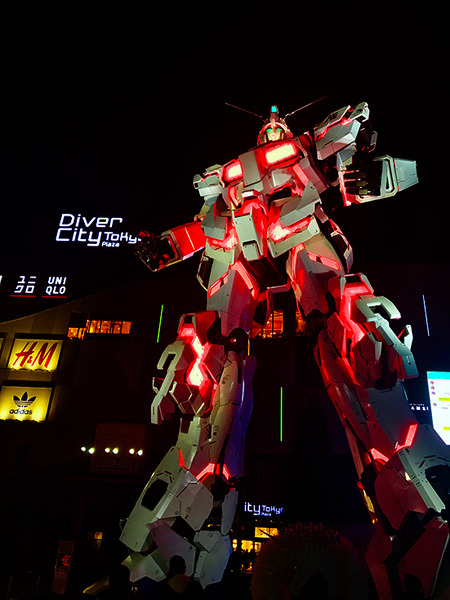 【東京のイルミネーション】ロボット好きならお台場「実物大ユニコーンガンダム」の夜