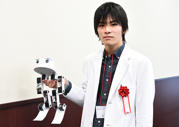 中学生らが速さ・創作を競うロボットコンテスト「第1回ロボプロ全国大会」が開催、MVPにはカエルロボなど