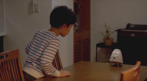 ルームライト型ロボット「petoco（ペトコ）」、Makuakeで先行予約開始