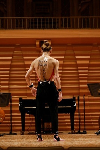 【動画あり】ヤマハのAIがダンサーをピアニストに！ダンスに呼応する自動ピアノの演奏とアンサンブル「舞・飛天遊」を動画で公開