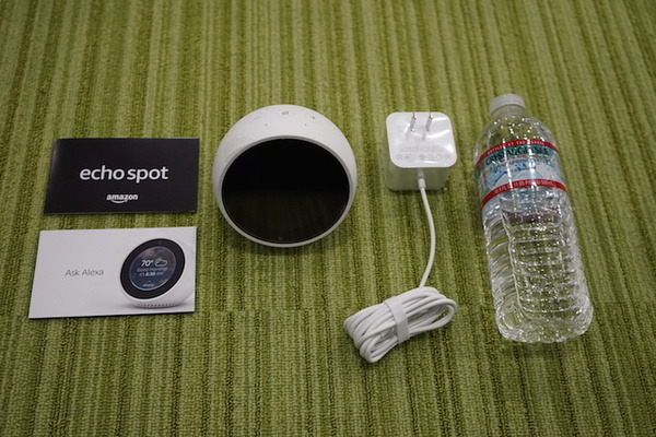 円形ディスプレイつきスマートスピーカー「Echo Spot」開封の儀