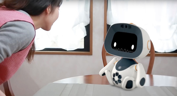世界初、個性を学習するパートナーロボット「unibo（ユニボ）」の家庭向けモデル発売！
