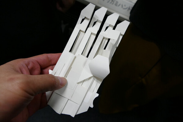 都立産業技術高専とダブル技研、NEDOプロでロボットハンドを開発　協調リンクとなじみ機構でしっかりと高精度に