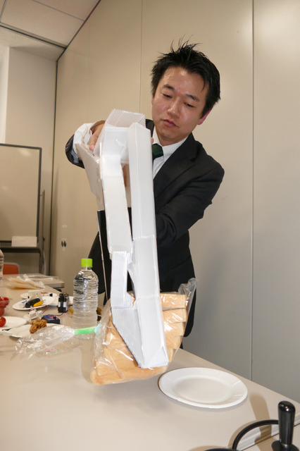 都立産業技術高専とダブル技研、NEDOプロでロボットハンドを開発　協調リンクとなじみ機構でしっかりと高精度に