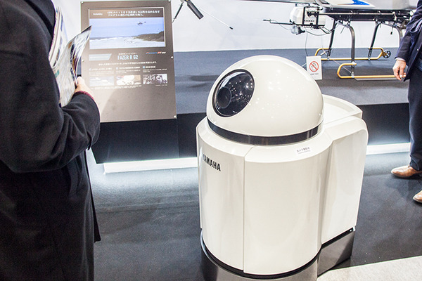 ロボデックスで展示された倉庫や工場を見回り監視する移動ロボット3選！