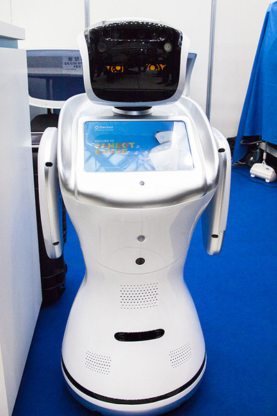 ロボデックスで展示された倉庫や工場を見回り監視する移動ロボット3選！