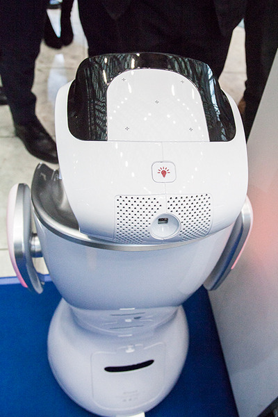 ロボデックスで展示された倉庫や工場を見回り監視する移動ロボット3選！