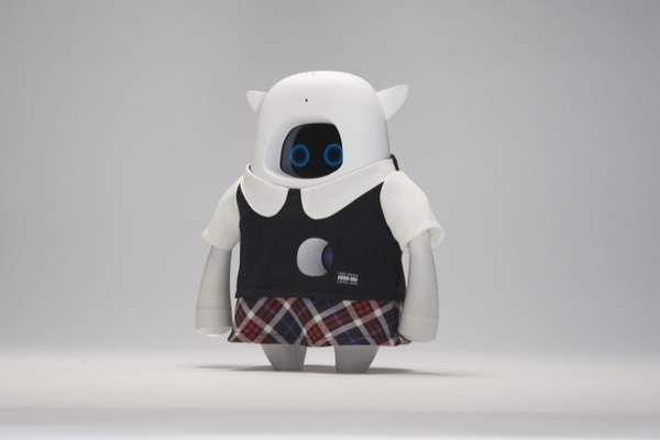 英会話学習AIロボット「Musio X」のスペシャルユニフォームは2種類