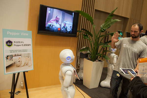 Pepperを遠隔操作できるロボアプリ「Pepper View」リリース！室内を移動して高齢者や子供、ペットの見守りなどに活用