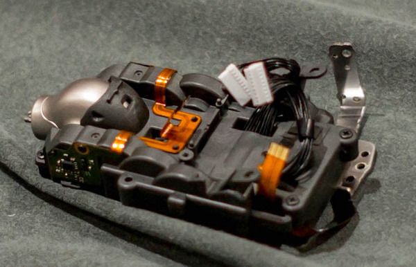 【aibo 解体新書】ソニーの本気を見た！ 新型aibo分解レポート