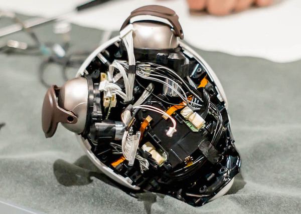 【aibo 解体新書】ソニーの本気を見た！ 新型aibo分解レポート
