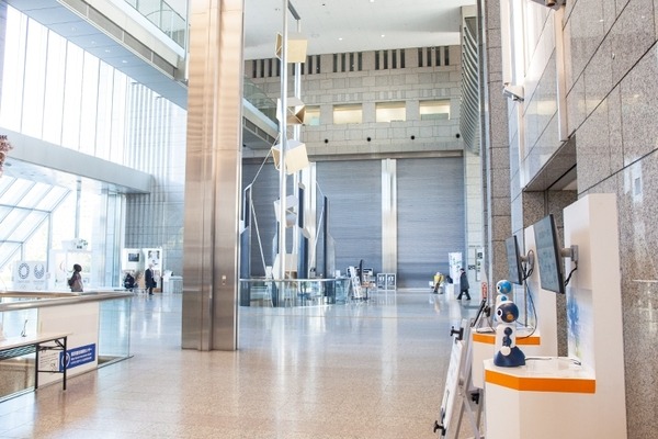 世界トップレベルの次世代会話技術を都庁で特別なSotaが披露！API提供を開始した「ロボコネクト」NTT東日本に聞く