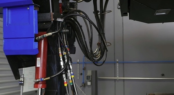 メガボッツ(MegaBots)が巨大ロボット「イーグルプライム(Eagle Prime)」のアーム改良を動画で公開！