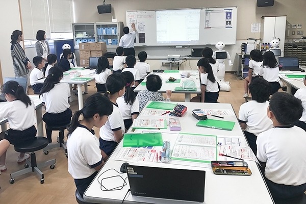 全国の小中学生がプログラミング学習の成果を競うPepper社会貢献「スクールチャレンジ」発表会開催！ソフトバンク