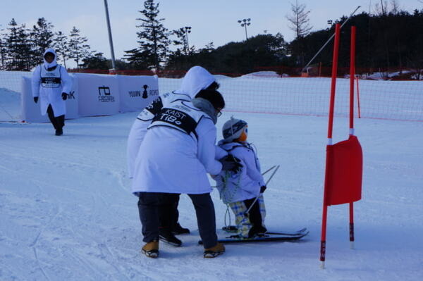 世界初の「ロボットオリンピック」となるか？ 平昌五輪現地レポート　ロボットスキーや案内ロボも