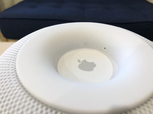 「HomePod」開封の儀　Apple初のスマートスピーカーはずしりと重かった