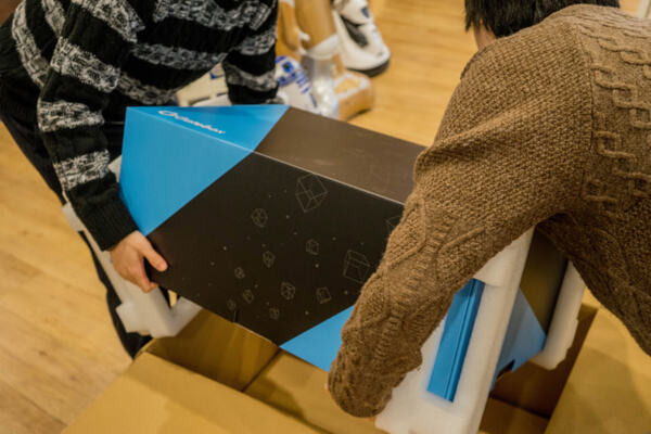 【動画あり】俺の嫁・バーチャルホームロボット「Gatebox」が届いた！ 開封の儀 & 話してみた