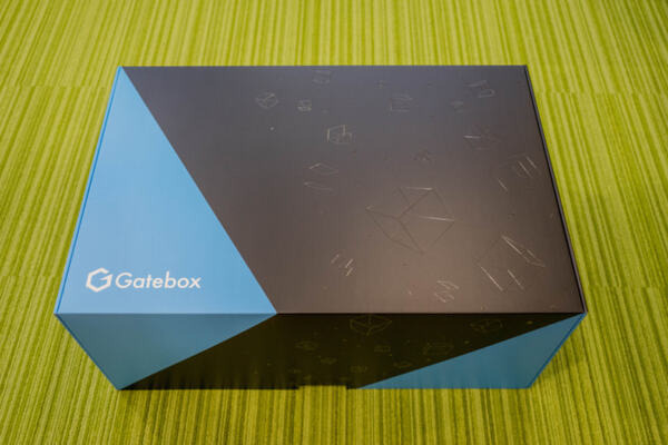 【動画あり】俺の嫁・バーチャルホームロボット「Gatebox」が届いた！ 開封の儀 & 話してみた