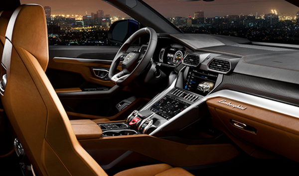 フェラーリはApple CarPlay推し、一方ランボルギーニはAndroid Auto対応を進める