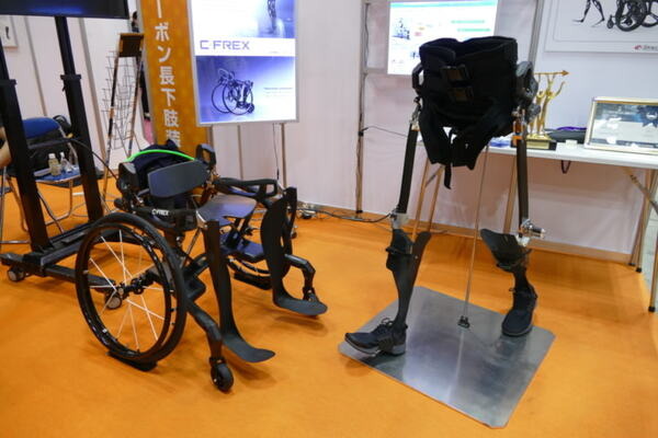 脊損者用歩行アシスト装具「C-FREX」は2020東京オリンピックでの聖火ランナーを目指す　埼玉医工連携成果発表会レポート
