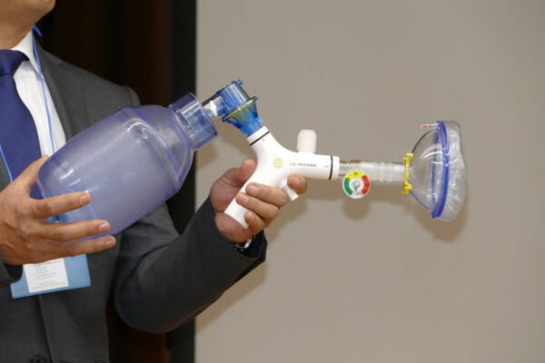 脊損者用歩行アシスト装具「C-FREX」は2020東京オリンピックでの聖火ランナーを目指す　埼玉医工連携成果発表会レポート