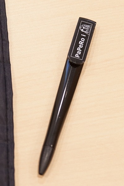 NECのロボット型PF「PaPeRo i（パペロ アイ）」のトートバッグとボールペンのセットを10名様【ロボスタプレゼント】