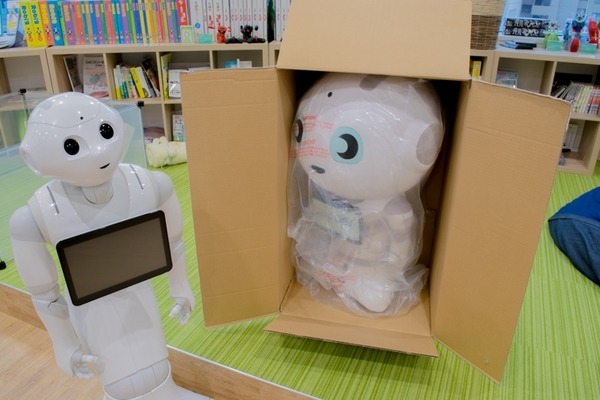【存在感やばい】Pepperの「特大ぬいぐるみ」が先行で届いた！ 特別限定販売中