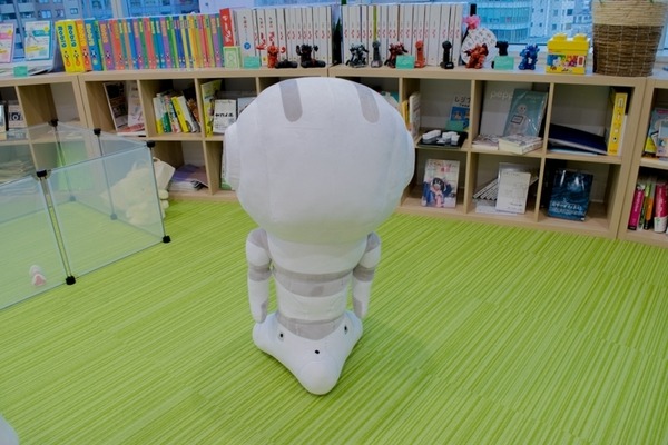 【存在感やばい】Pepperの「特大ぬいぐるみ」が先行で届いた！ 特別限定販売中