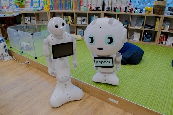 【存在感やばい】Pepperの「特大ぬいぐるみ」が先行で届いた！ 特別限定販売中