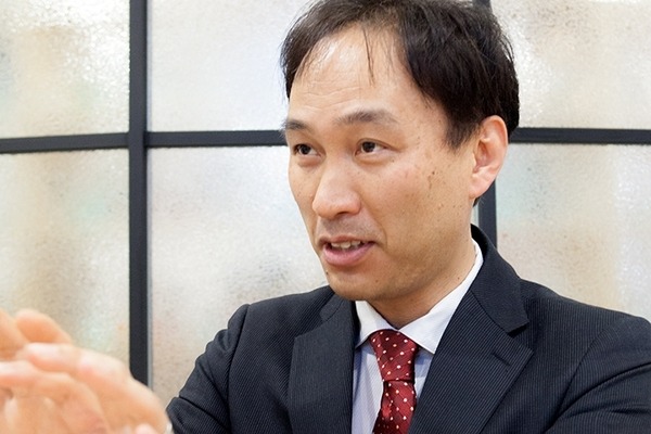 【新感覚！】首にかける「AIスマートスピーカー」は自転車でも家事でも使えるウェアラブルスピーカー！「まるで音のヘルメット」
