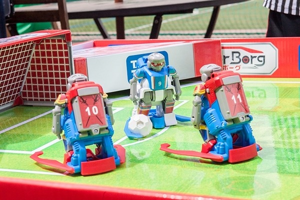 【動画あり】次世代RCサッカーロボット「サッカーボーグ」開幕戦＆元日本代表 武田修宏・土田晃トークショー「あいつサッカーボーグ界のメッシだな」