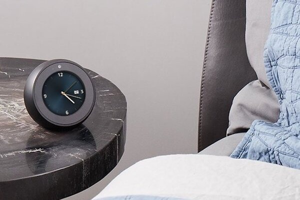 日本はまだ？人気の丸型ディスプレイ搭載「Echo Spot」がカナダで販売開始へ