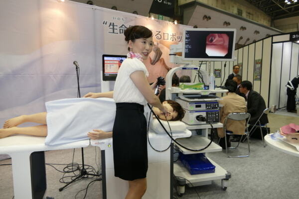 リアルな反応のヒューマノイド「mikoto」　「2023年問題」で市場拡大中の医療教育用シミュレーターに挑むMICOTOテクノロジー檜山氏がMEDTECで講演