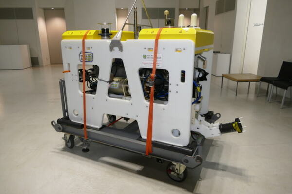 東大生産研と九工大、自律型海中ロボット「Tuna-Sand2」を初公開　海中の生物を全自動でサンプリング