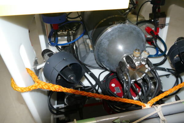 東大生産研と九工大、自律型海中ロボット「Tuna-Sand2」を初公開　海中の生物を全自動でサンプリング