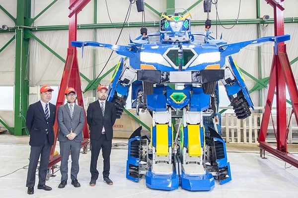 【速報】全長4mの人型変形ロボットが車にトランスフォーム！人が乗れる「J-deite RIDE」を公開、ド迫力変形映像を見よ！