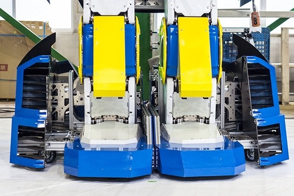 【速報】全長4mの人型変形ロボットが車にトランスフォーム！人が乗れる「J-deite RIDE」を公開、ド迫力変形映像を見よ！